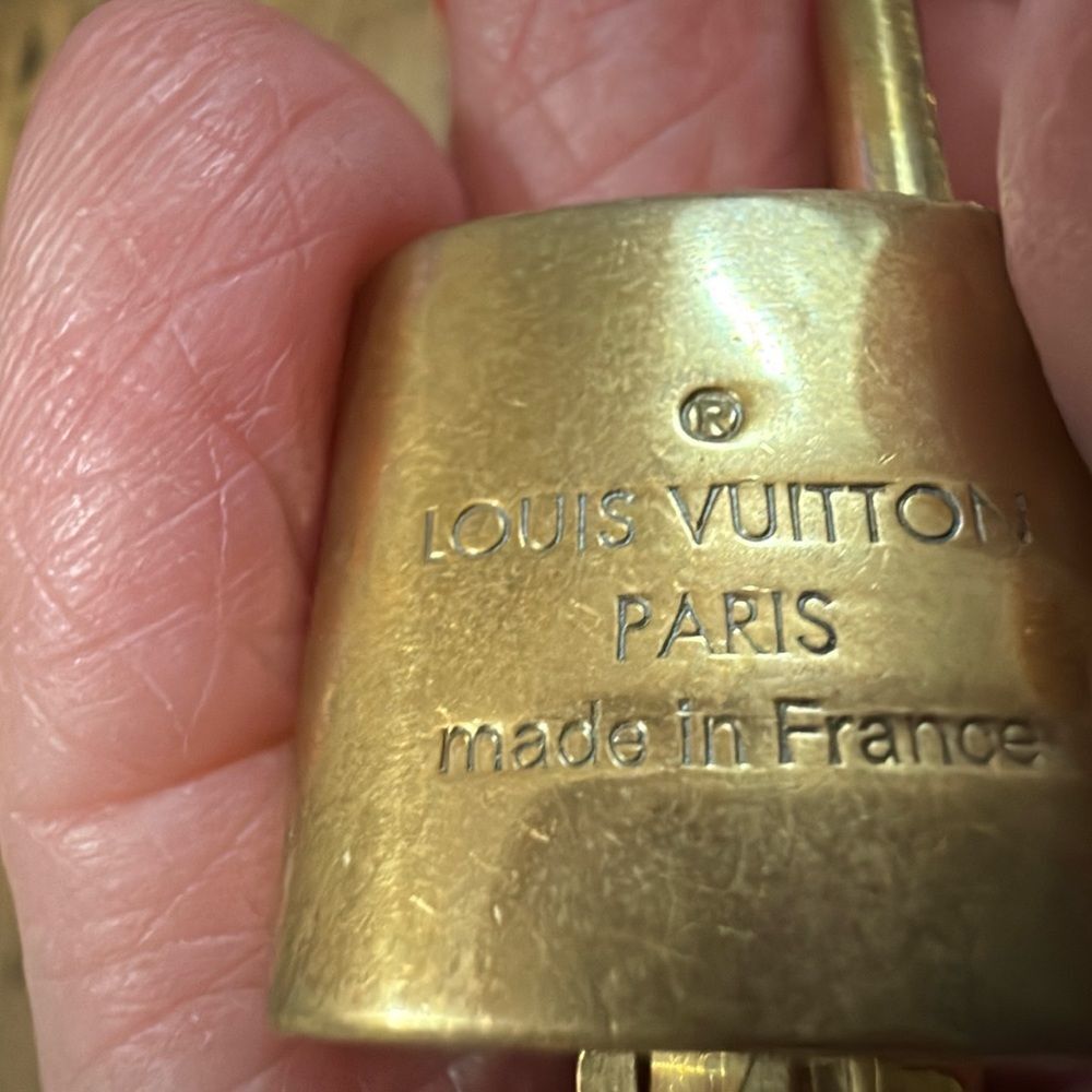 Louis Vuitton vintage brass and key number 331 - Picture 4 of 6